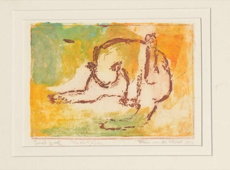 mimi-vd-merwe-etch-collagraph-miou-miou-washing-herself